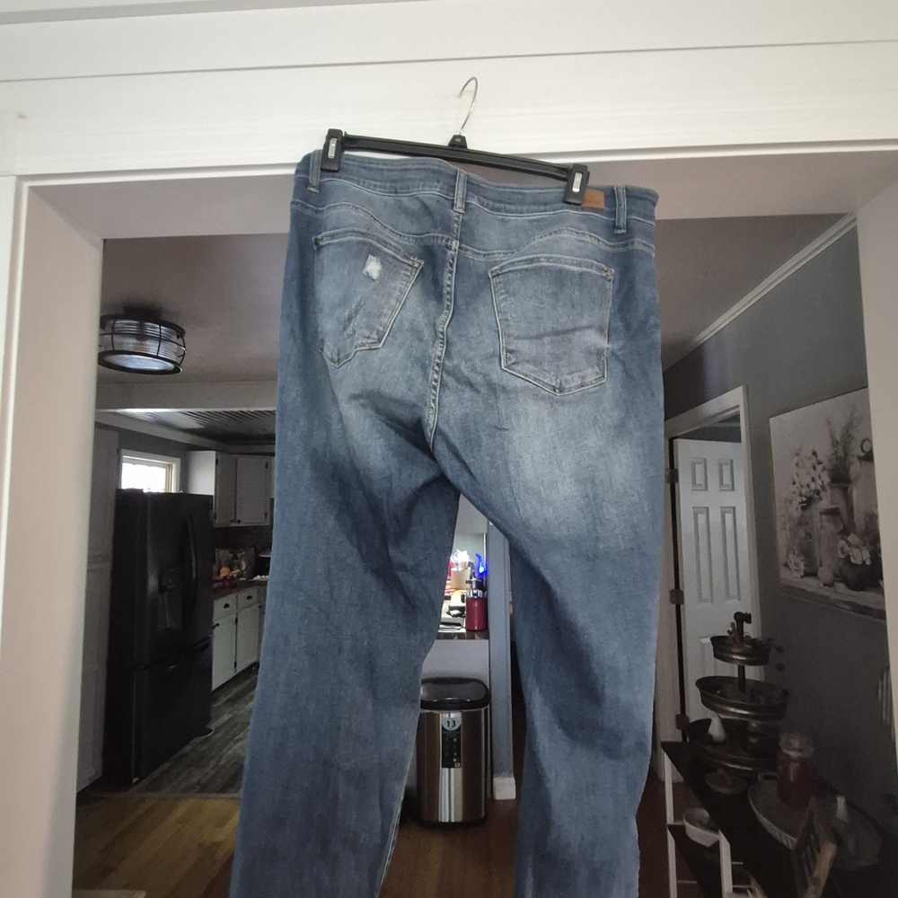Judy Blue Women's Faded Blue Jeans with Distressing Boyfriend Fit - Picture 3 of 3